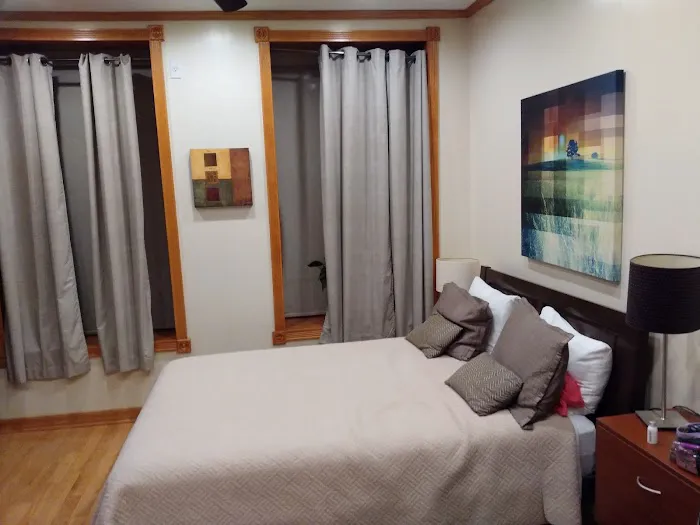Upper Yorkville Suites Picture 3