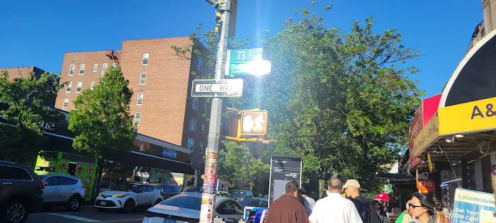 JACKSON HEIGHTS Picture 3