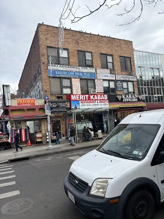 JACKSON HEIGHTS Picture 5