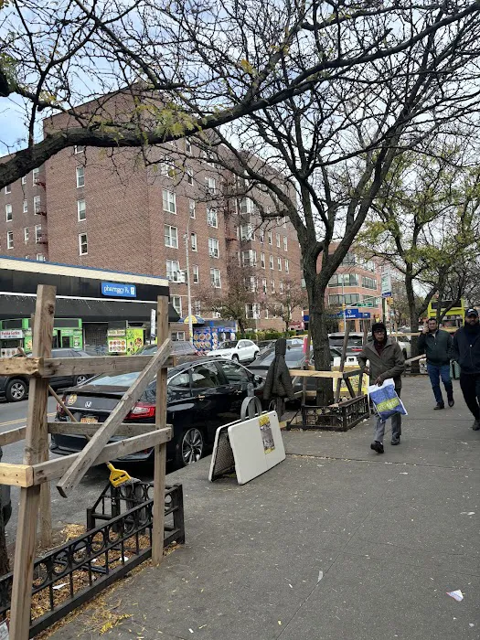 JACKSON HEIGHTS Picture 4