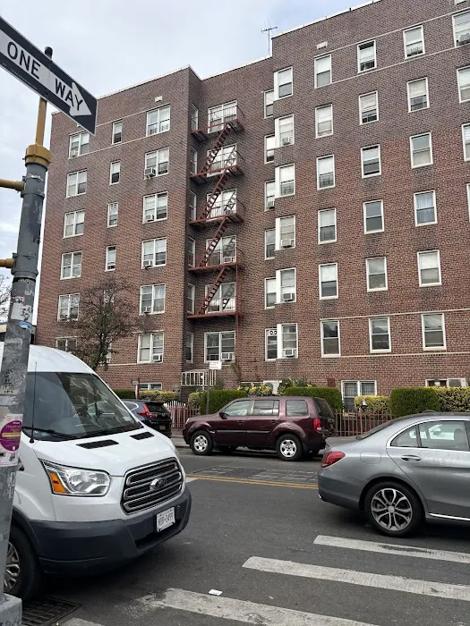 JACKSON HEIGHTS Picture 6