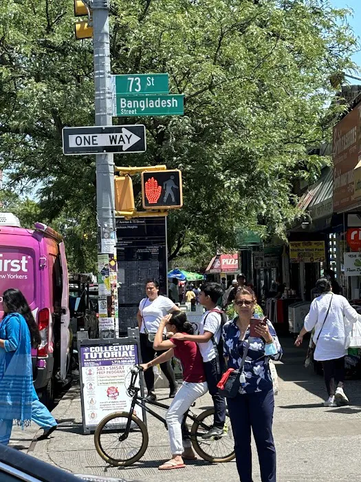 JACKSON HEIGHTS Picture 9
