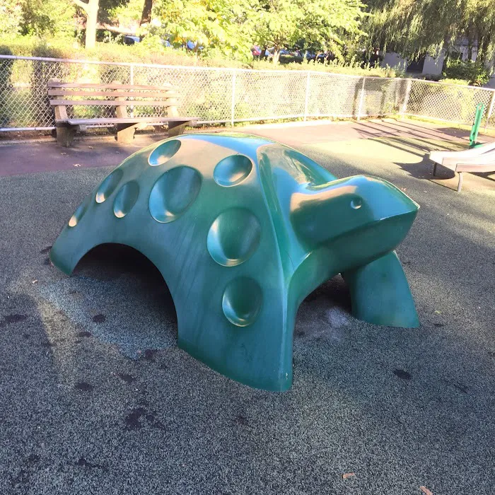 Queensview Park Picture 8