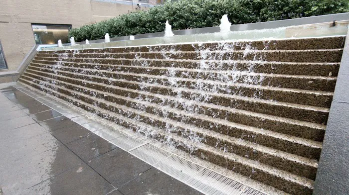 One East River Place Park Picture 2