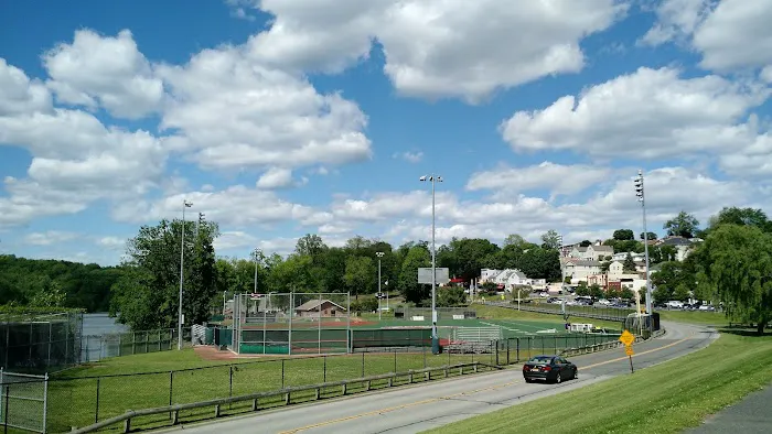 West Harrison Village Green Picture 9
