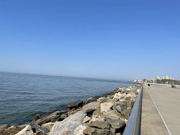 Manhattan Beach Park Picture 8
