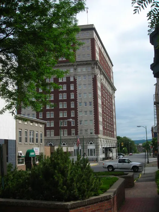 Utica Hotel Picture 2