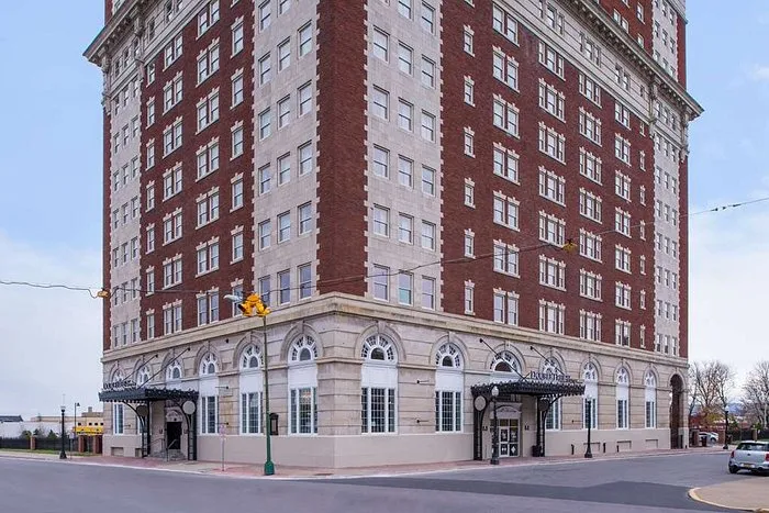 Utica Hotel Picture 4