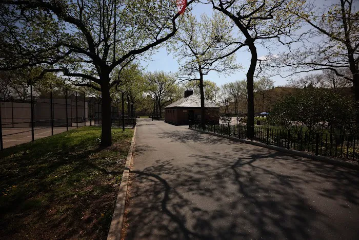 Lincoln Terrace Park Concrete Courts Picture 4