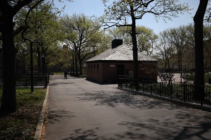 Lincoln Terrace Park Concrete Courts Picture 5