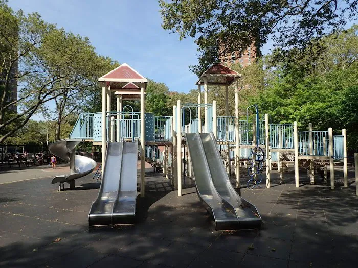 Sternberg Park Picture 7