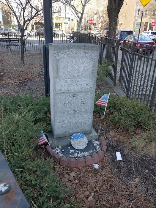Badame-Sessa Memorial Square Picture 6