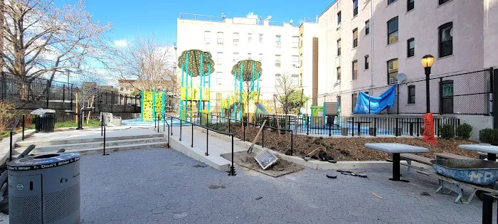 Lewis Playground Picture 2
