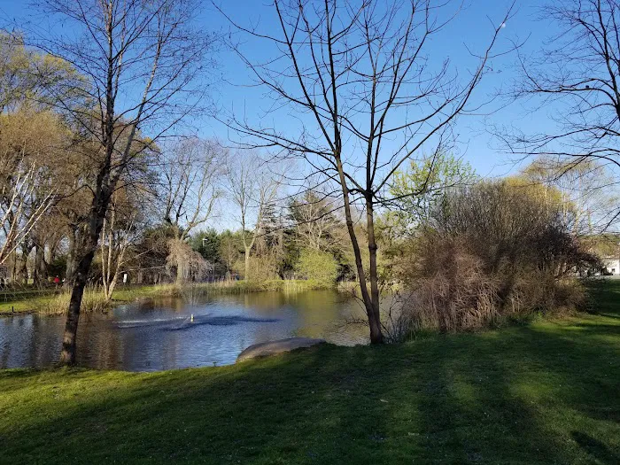 Roosevelt Common Picture 2