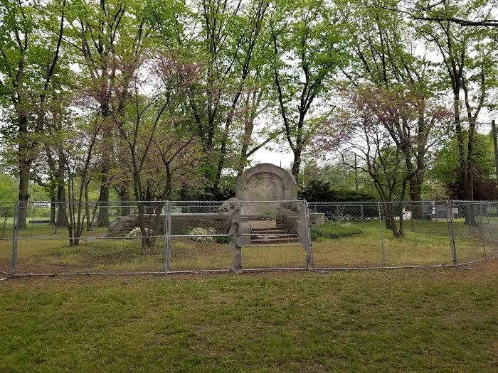 Roosevelt Common Picture 10