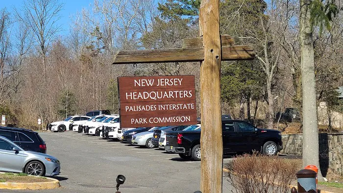 Palisades Park Alternate Parking Picture 10