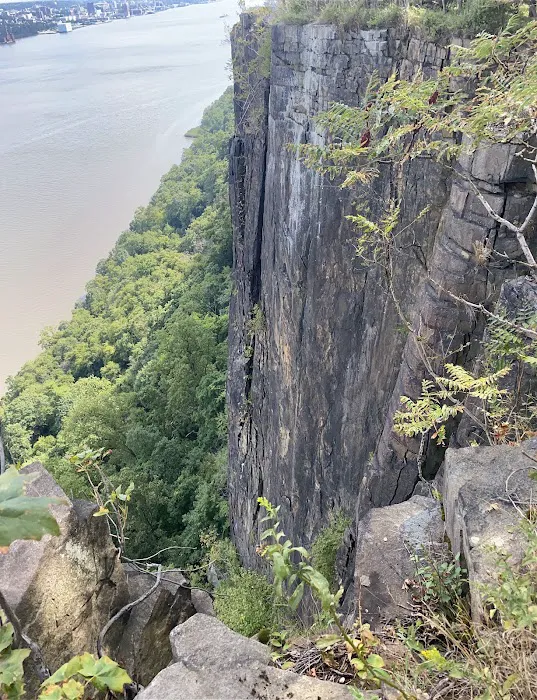 Palisades Hiking Spot Picture 2