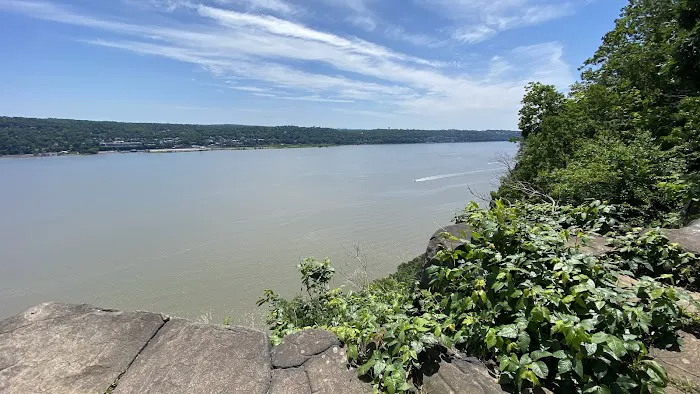 Hudson Park Picture 5