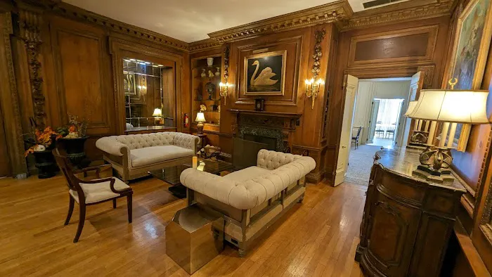 King Mansion Picture 5