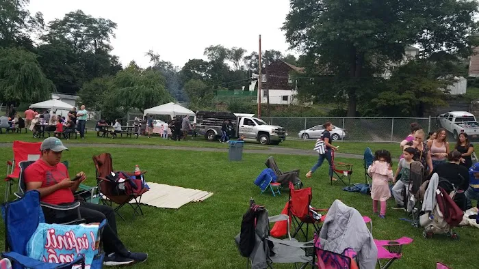 Deluca Park Picture 4