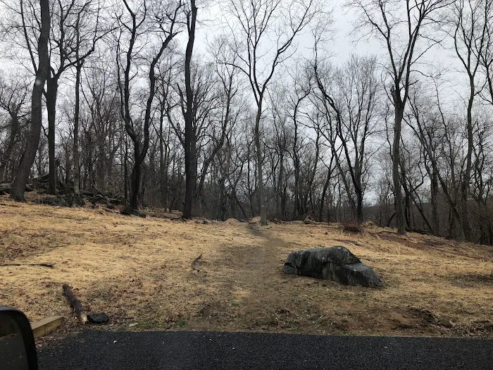 Taxter Ridge Preserve Parking Picture 8