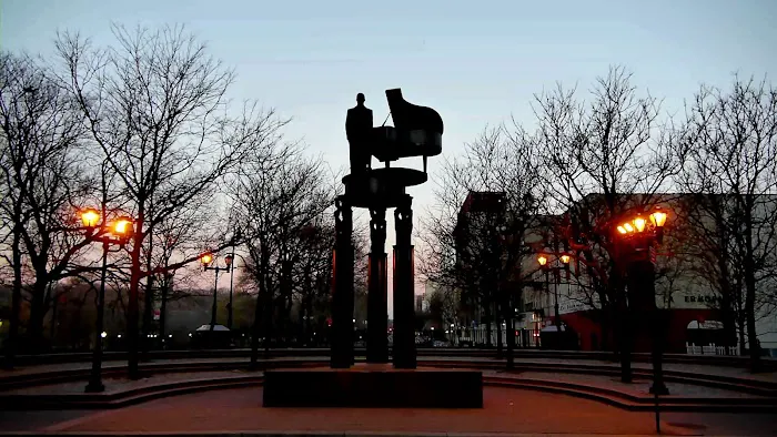 Duke Ellington Circle Picture 1