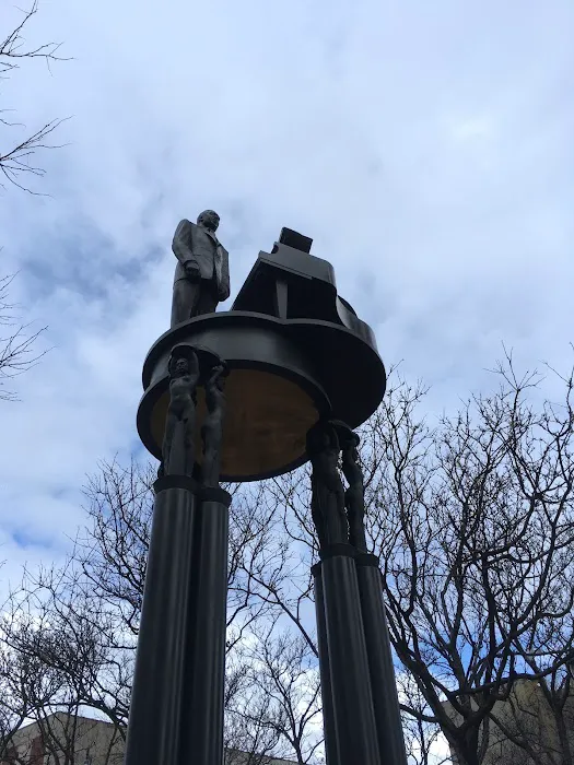 Duke Ellington Circle Picture 2