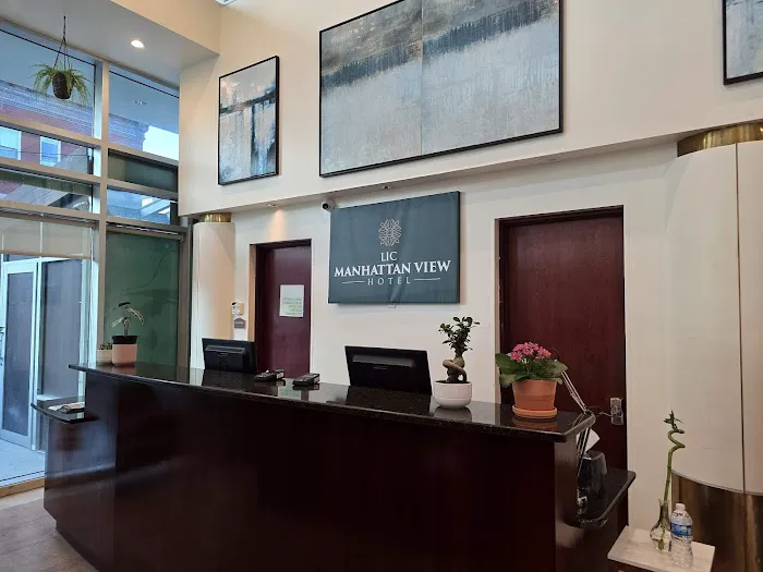 LIC Manhattan View Hotel Picture 10