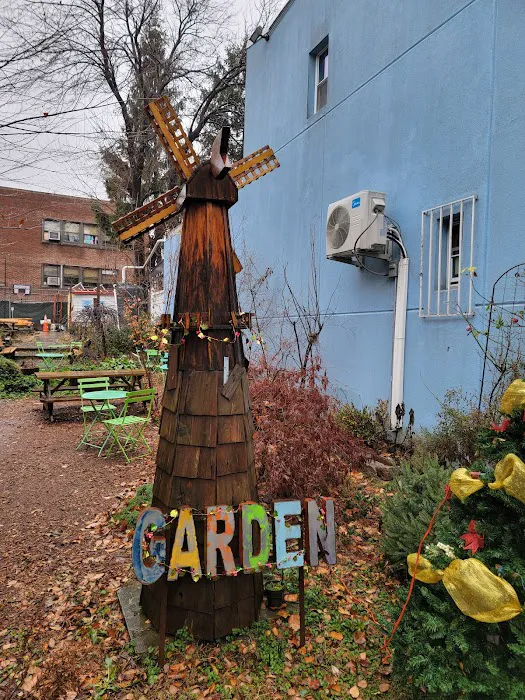 Windmill Garden Picture 5