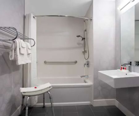 Microtel Inn by Wyndham Long Island City