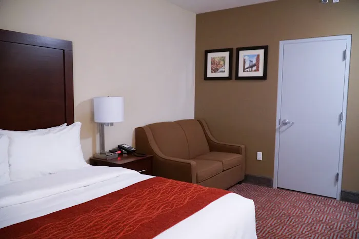 Lotus BLU Inn & Suites Picture 8