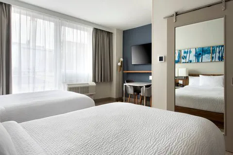 TownePlace Suites New York Long Island City/Manhattan View Picture 1