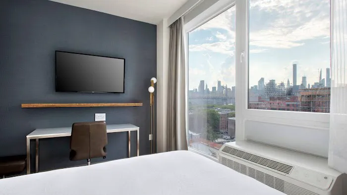 TownePlace Suites New York Long Island City/Manhattan View Picture 8