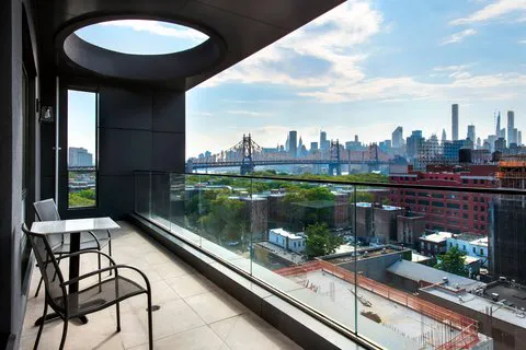 TownePlace Suites New York Long Island City/Manhattan View Picture 3