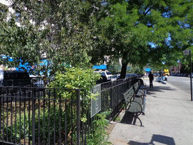 Johnny Hartman Plaza Picture 7