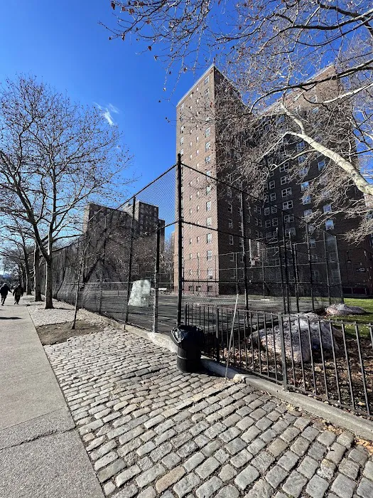 St. Nicholas Playground South Picture 4