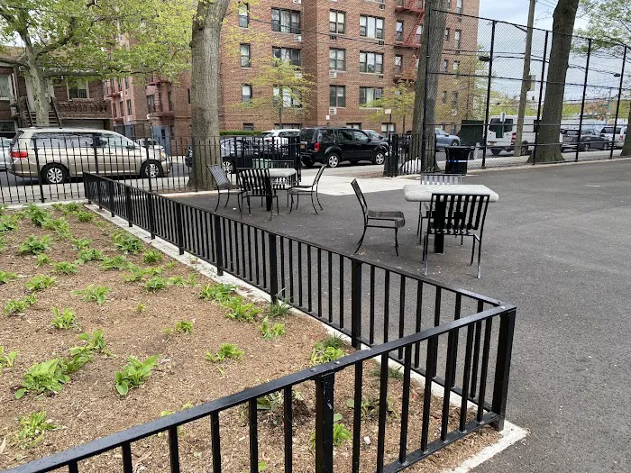 Mellett Playground Picture 6