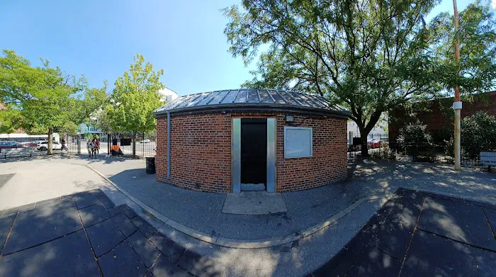 Rolph Henry Playground Picture 8