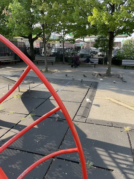 Rolph Henry Playground Picture 9