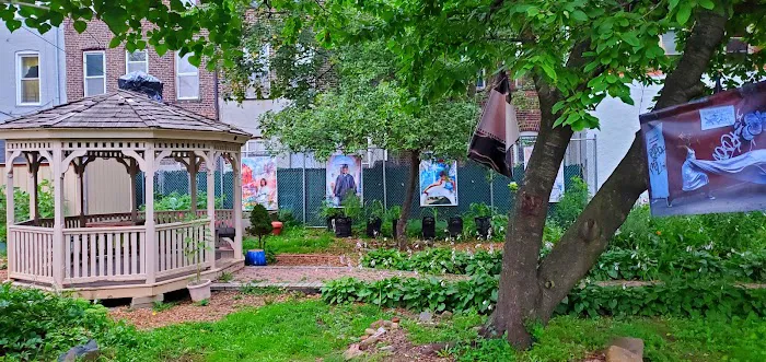 Rogers/Tilden/Veronica Place Garden Picture 2