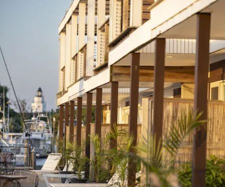 Snug Harbor Motel & Marina