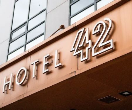 Hotel 42