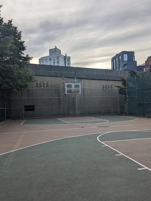 Notorious LIC Park Picture 7