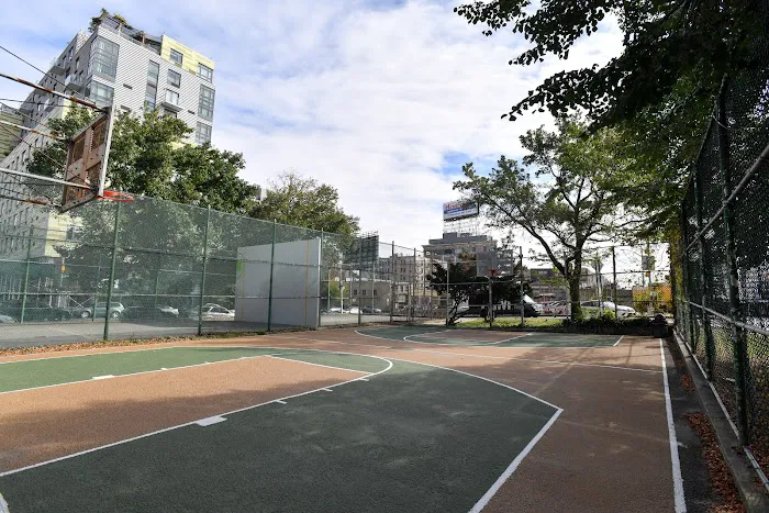 Notorious LIC Park Picture 9