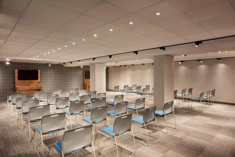 Aloft Long Island City-Manhattan View Picture 10