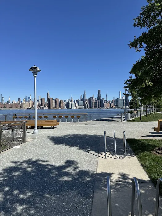 1 Wharf Plaza Park Picture 7
