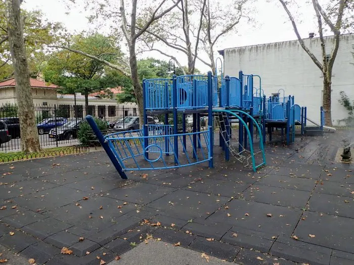 Elizabeth Stroud Playground Picture 10