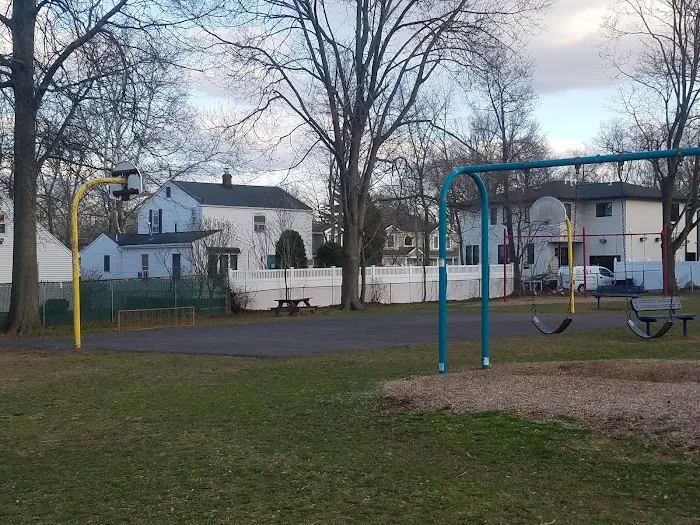 Lee Place Park Picture 1