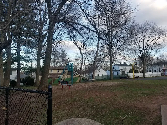 Lee Place Park Picture 3