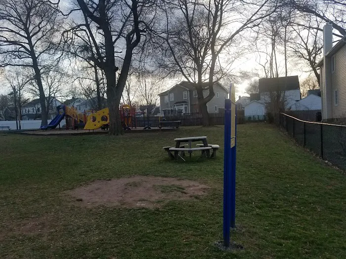 Lee Place Park Picture 6